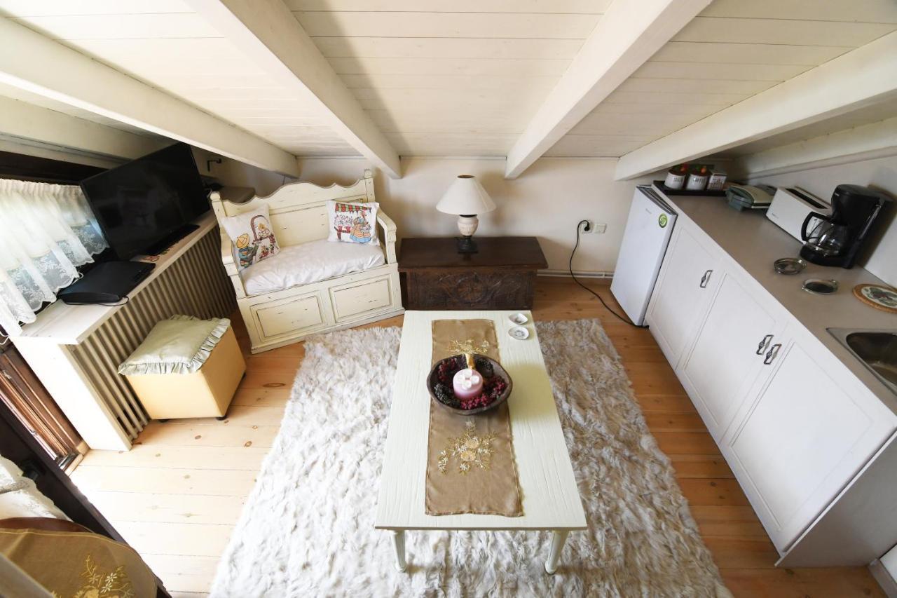 Cozy Attic Apartment Arachova Exterior photo